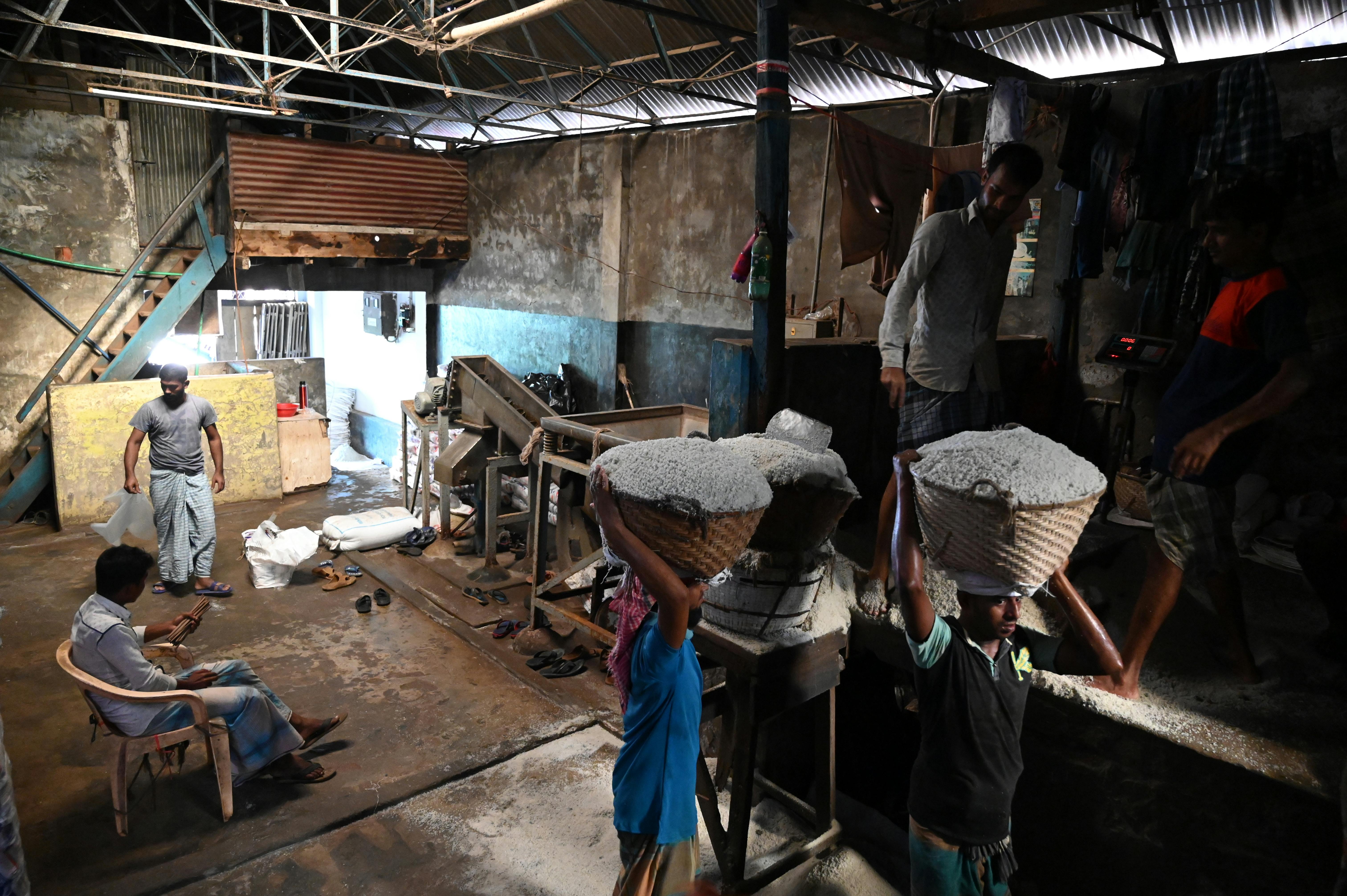 pexels-mumtahina-tanni-1080117-5262437